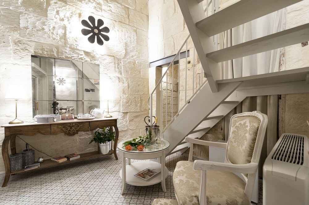 Palazzo Mandurino — 4-Star Luxury Hotel in Zollino, Italy