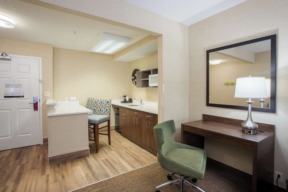 Hampton Inn Buffalo South I 90 - photo 12