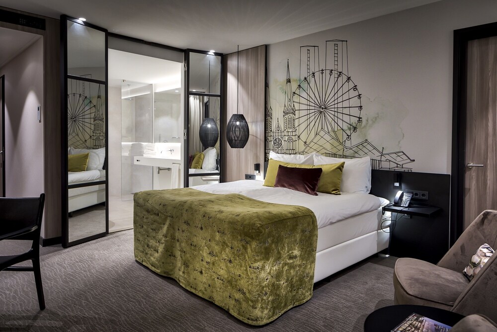 Van der Valk Hotel Tilburg — 4-Star Luxury Hotel in Tilburg, Netherlands