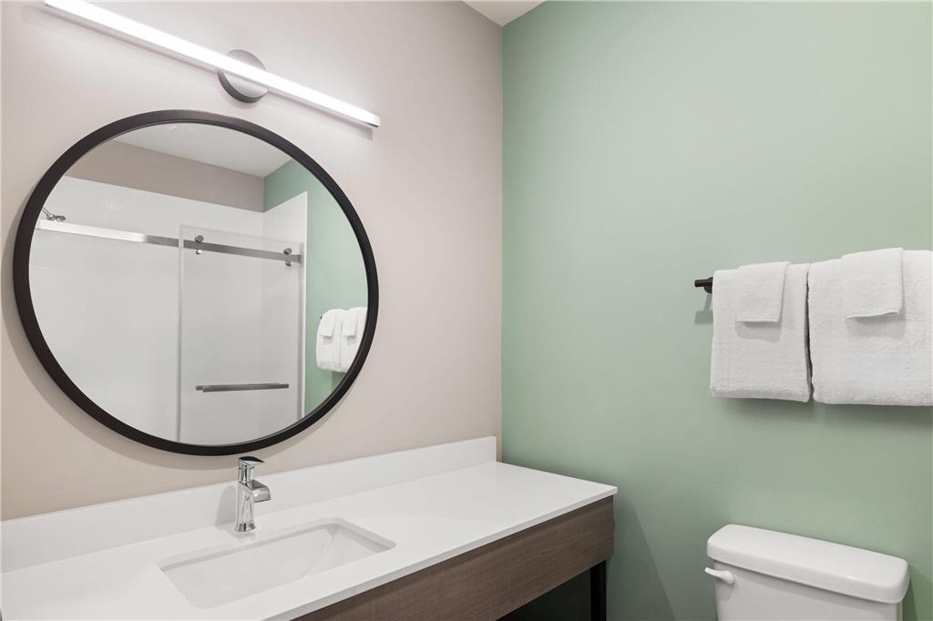 ECHO Suites Extended Stay by Wyndham Indianapolis AmeriPlex - photo 32