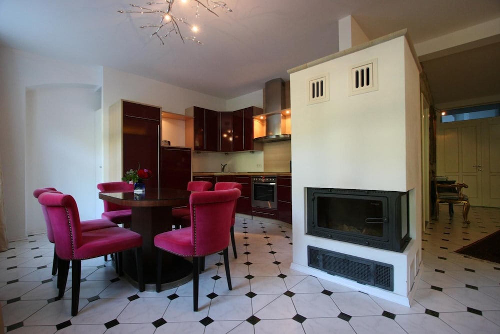 Villa Albrechtsburg — 4-Star Luxury Hotel in Bad Schandau, Germany