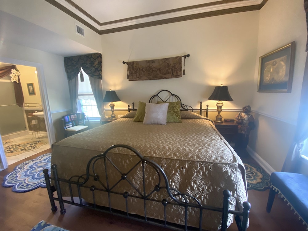 The Cypress Inn Bed & Breakfast - photo 13