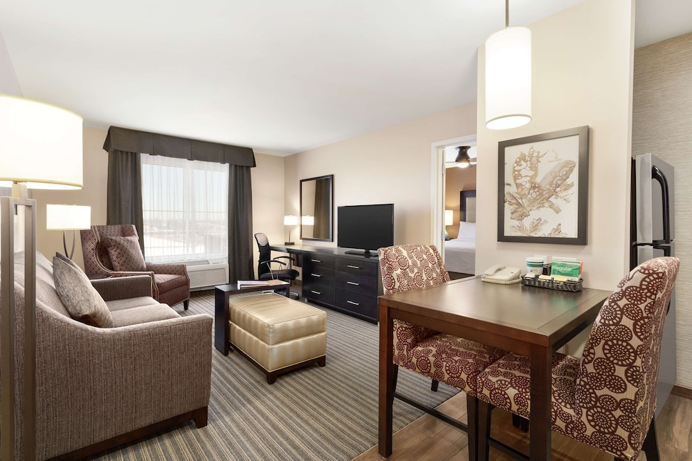 Homewood Suites by Hilton Fargo - photo 17