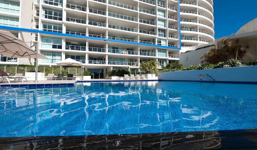 Kirra Surf Apartments — 4-Star Luxury Hotel in Coolangatta, Australia