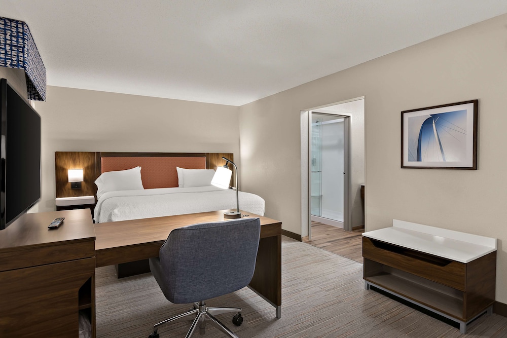 Hampton Inn & Suites by Hilton Petoskey - photo 17