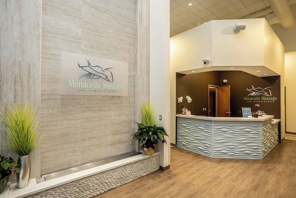 Courtyard by Marriott Erie Bayfront - photo 40