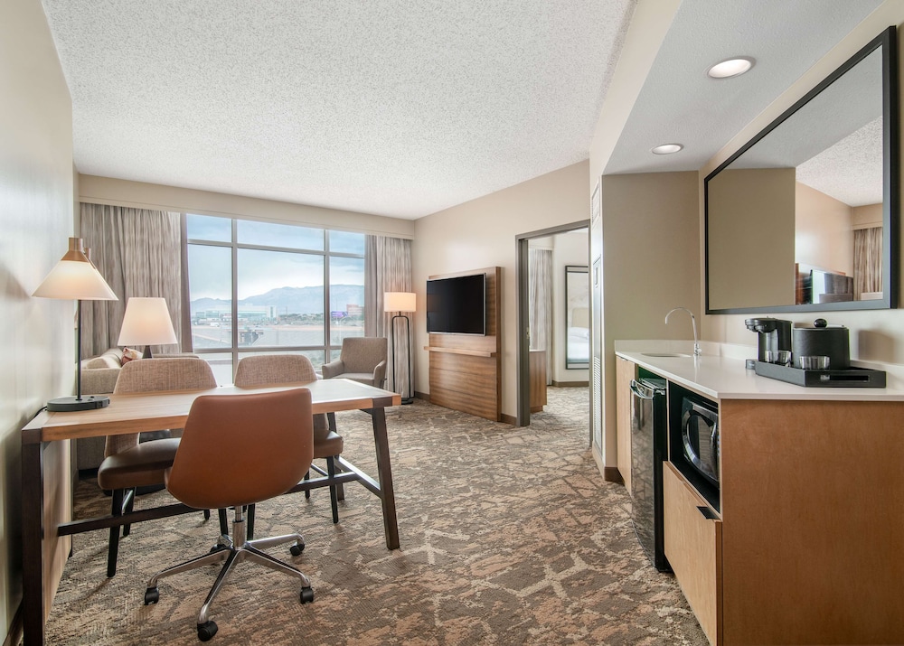 Embassy Suites by Hilton Albuquerque - photo 24
