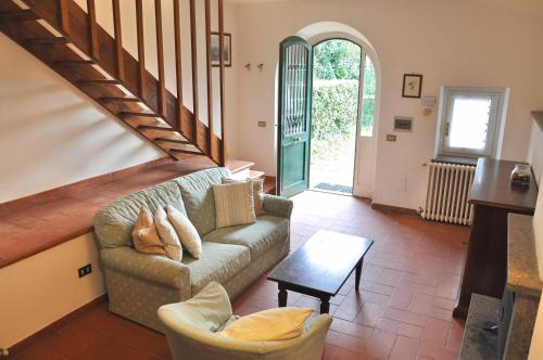 Montecasciano Rosa — 4-Star Luxury Hotel in Capranica, Italy