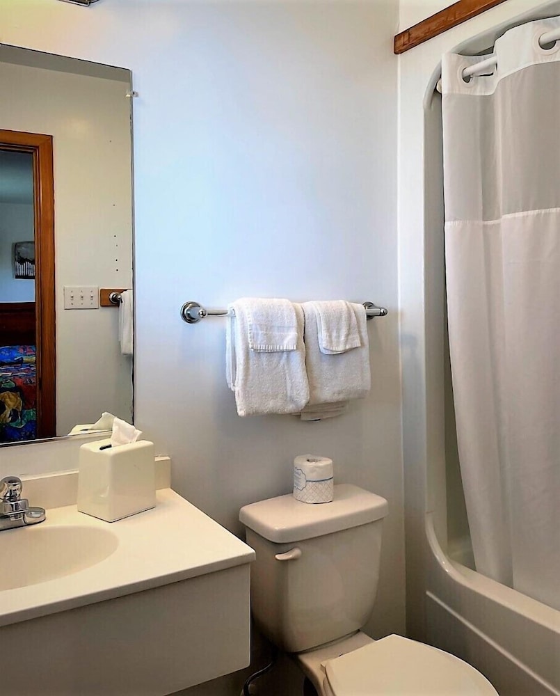 Pony Island Inn - photo 22