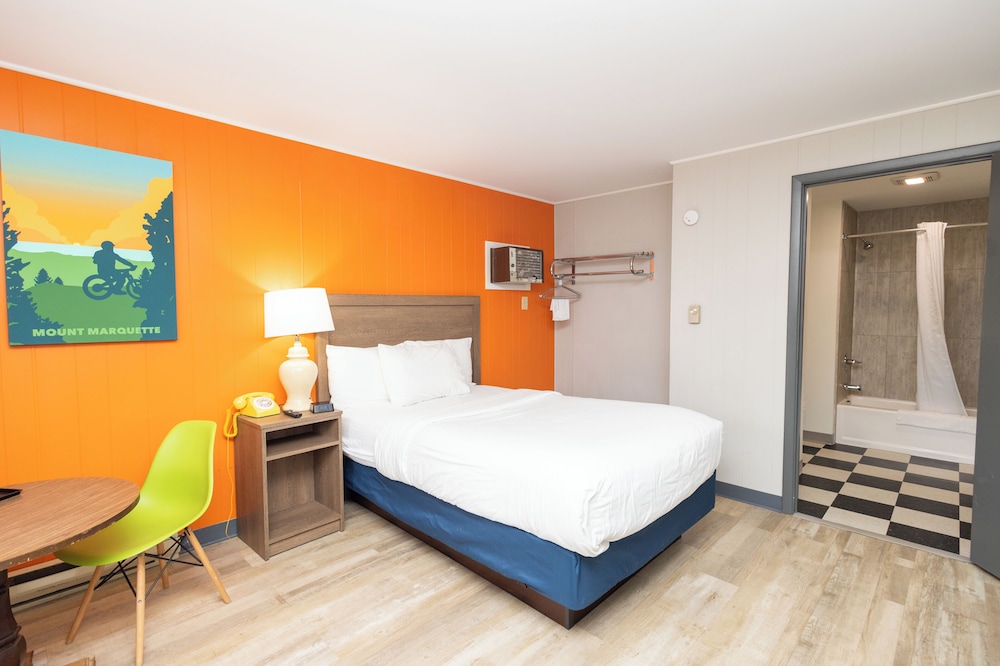 Cedar Motor Inn - photo 14