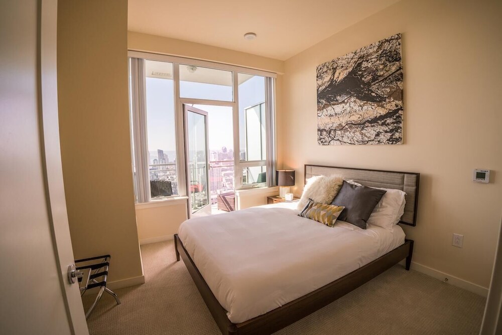 Ocean View IV by AvantStay High Rise in DT w City & Ocean Views - photo 8