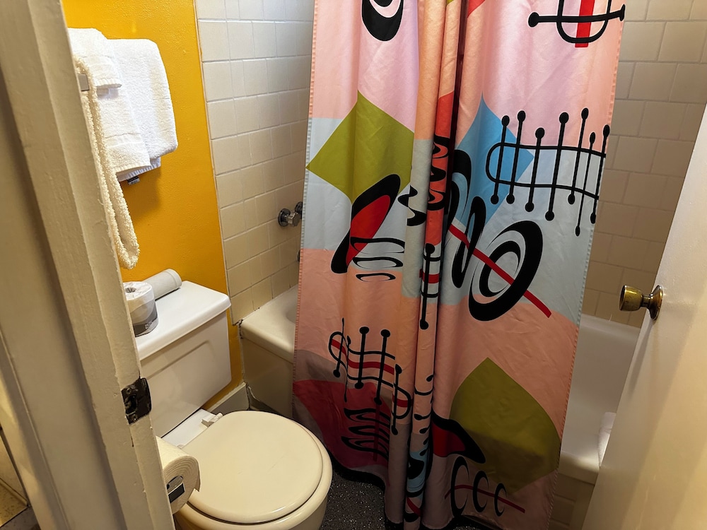 Atomic Motel - photo 23