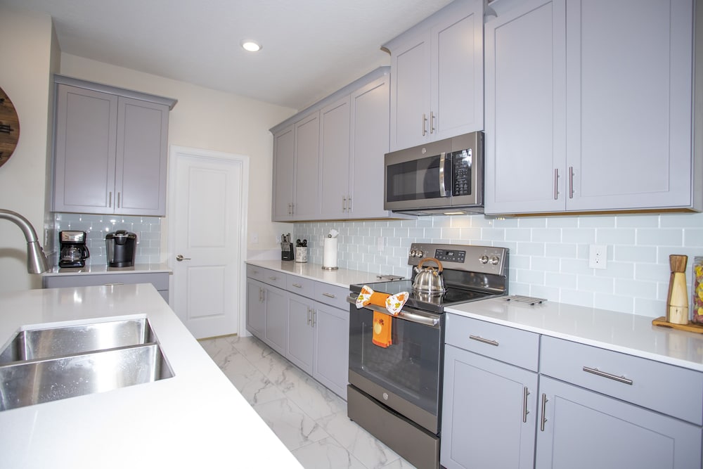 Gorgeous 5Bd Close to Disney @ Storey Lake 2734 - photo 34