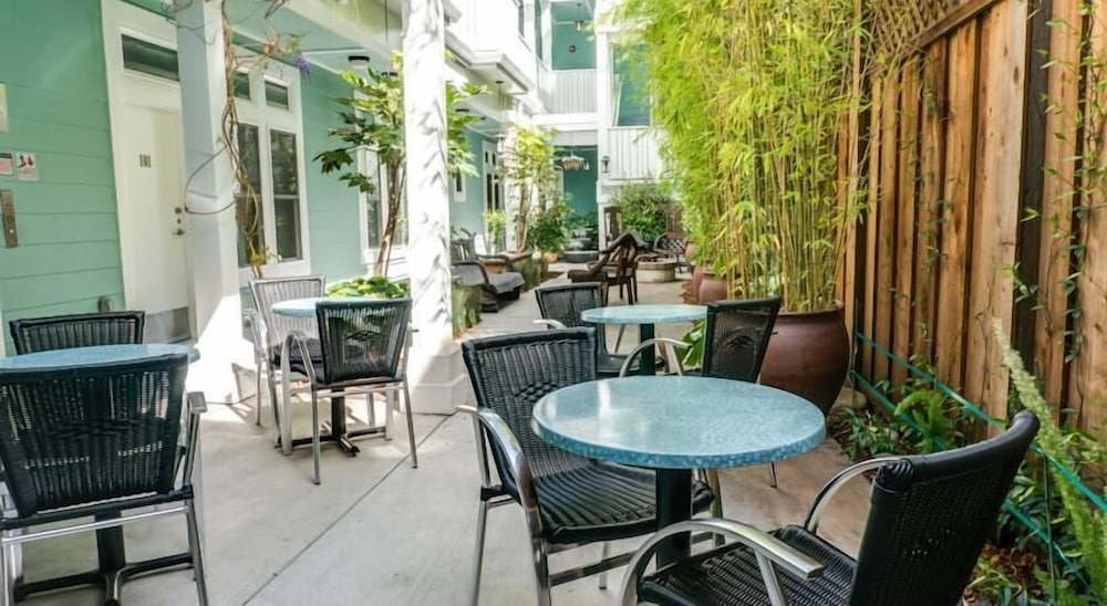 Pacific Blue Inn - photo 18