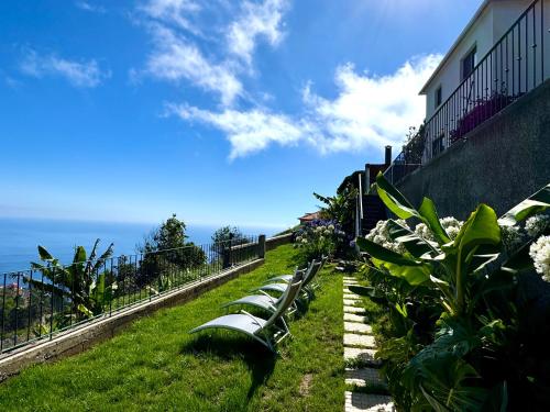 Meerblick 3 Bett Villa mit Terrassen & Hot Tub — 4-Star Luxury Hotel in Faja Da Ovelha, Portugal