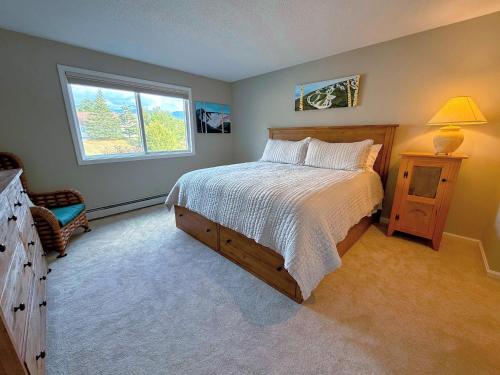 F4 Warm Fairway Village Townhome mountain views and large lawn So much to do - photo 51