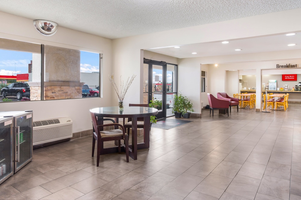 Red Roof Inn Albuquerque Midtown - photo 6
