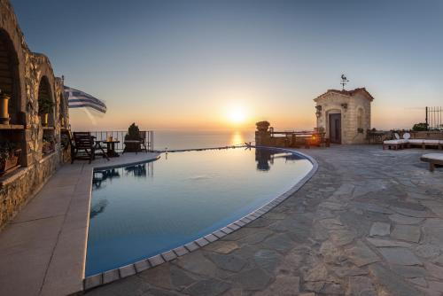 Four Seasons Stonework Castle — 4-Star Luxury Hotel in Vari, Greece