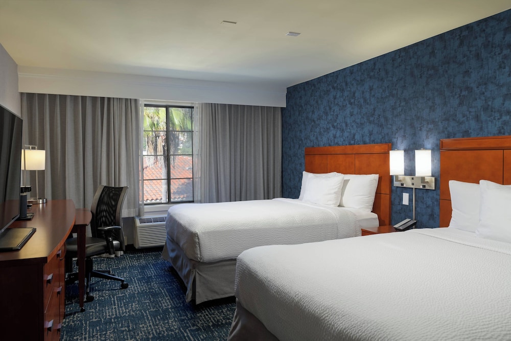 Courtyard by Marriott Old Town - photo 10