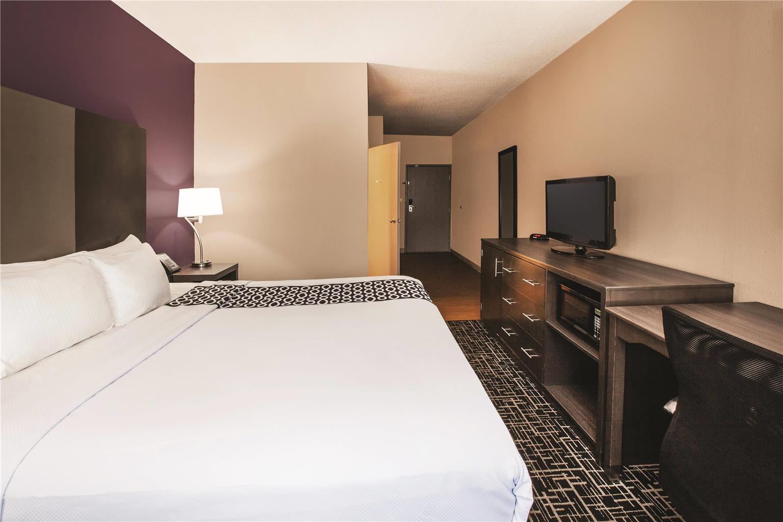 La Quinta Inn by Wyndham Indianapolis North at Pyramids - photo 17