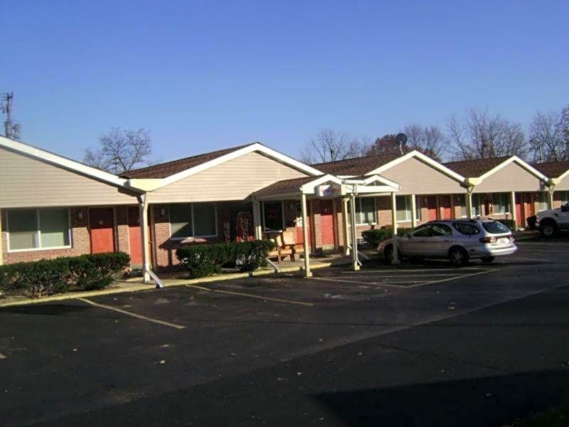 Tiffin Motel - photo 18