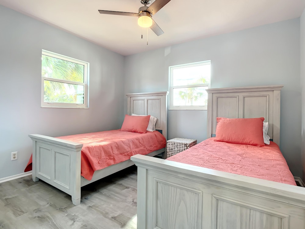 Bikini Top Duplex with Pool 2 Minutes from Beach Flagler Avenue - photo 18