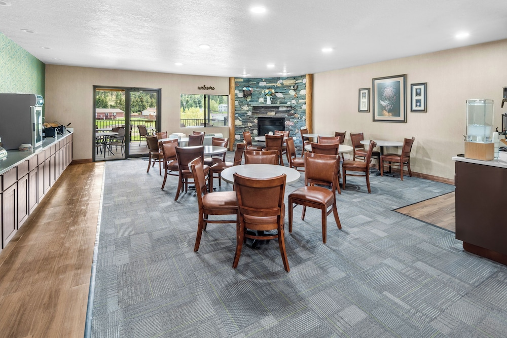 EverSpring Inn & Suites - photo 28