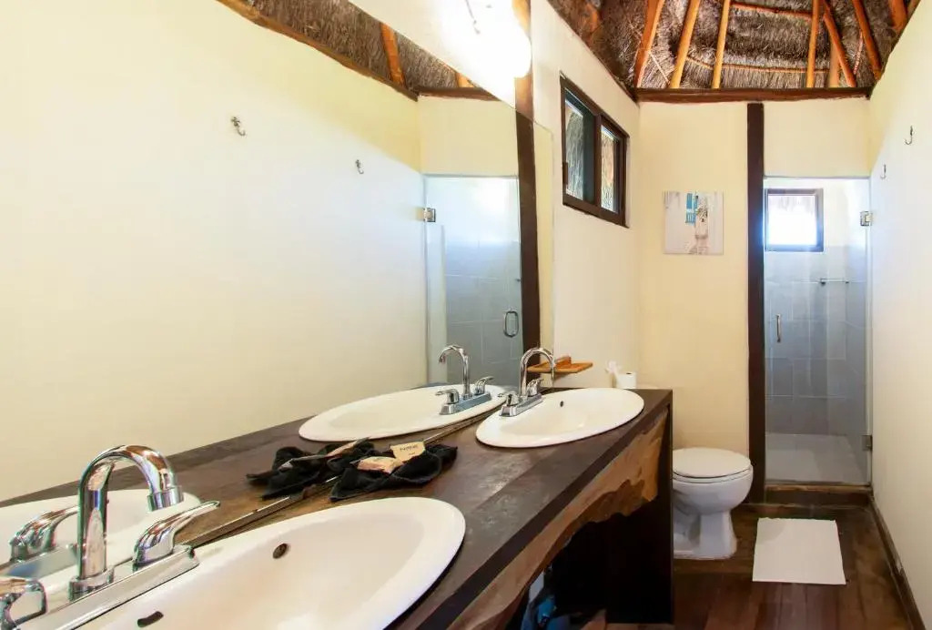 Lagoon Front Hut — Bacalar — photo 3