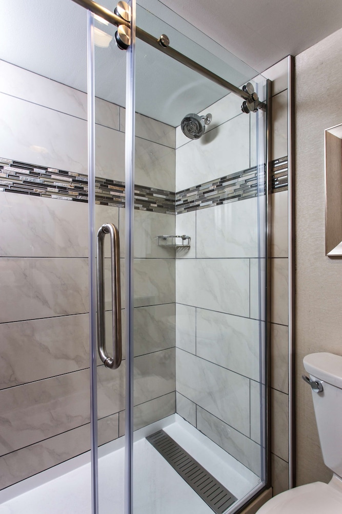 DoubleTree by Hilton Neenah - photo 32