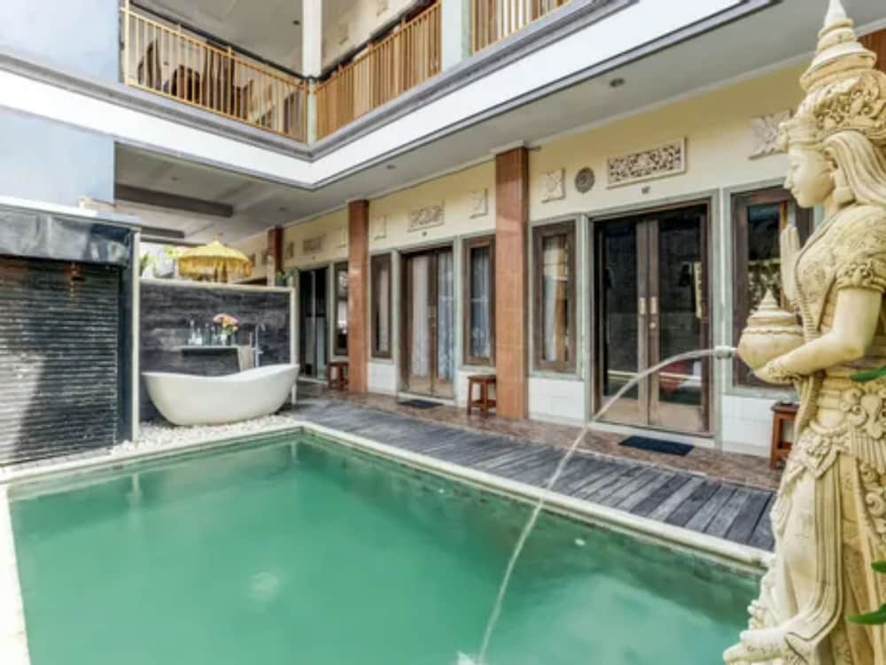 Antara Sunset Road - carbon neutral hotel in Kuta