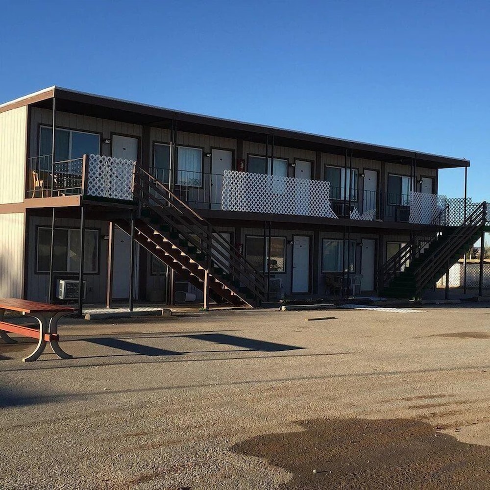 Sunset Inn Wyoming - photo 2