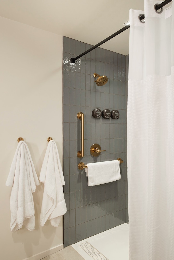 Hotel Brookmere & Arbor Spa - photo 30