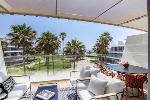TheEdgeByTheSea Dolphin — 4-Star Luxury Hotel in Estepona, Spain