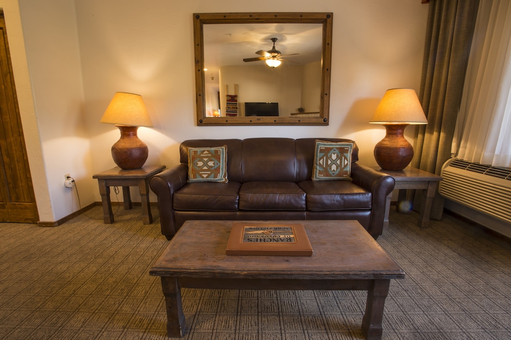 Table Mountain Inn - photo 17