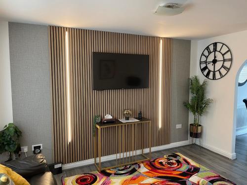 Plantsbrook Place Luxury 4 bed House Parking — 4-Star Luxury Hotel in Birmingham, United Kingdom
