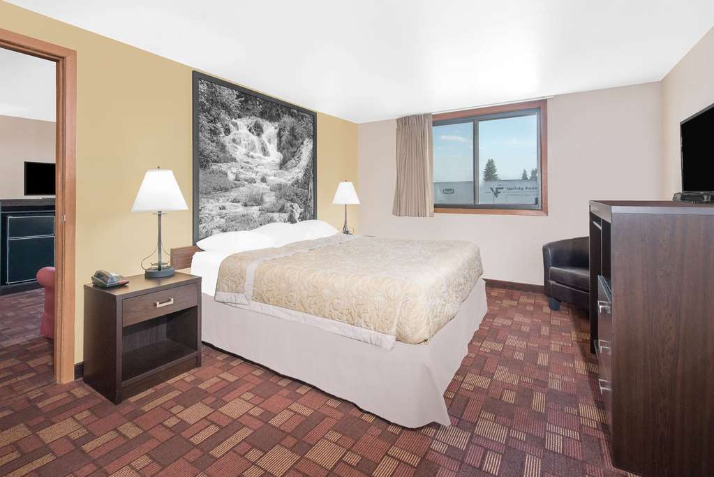 Super 8 by Wyndham Watertown - photo 16