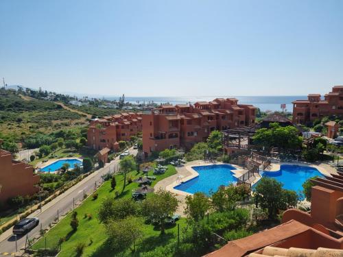 Sea View Duplex Apartment with Hot Tub Casa Bella Vista Buenas Noches Estepona — 4-Star Luxury Hotel in Estepona, Spain