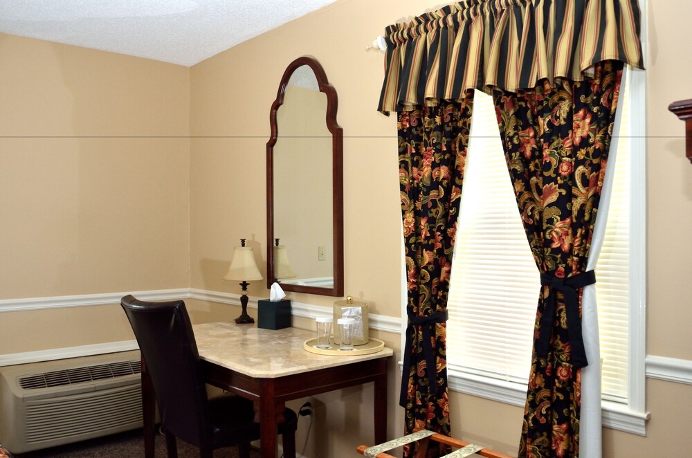 Four Seasons Country Inn - photo 5