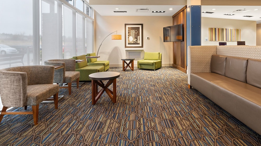 Holiday Inn Express and Suites Macon North - photo 63