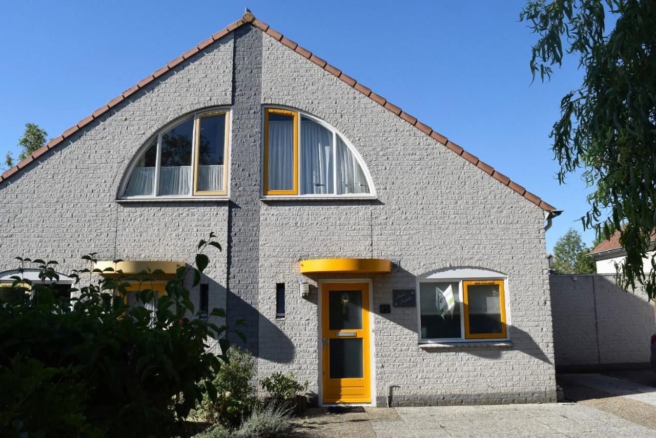 Kustverhuur Vakantiepark Fort Soleil 43 — hotel in Breskens