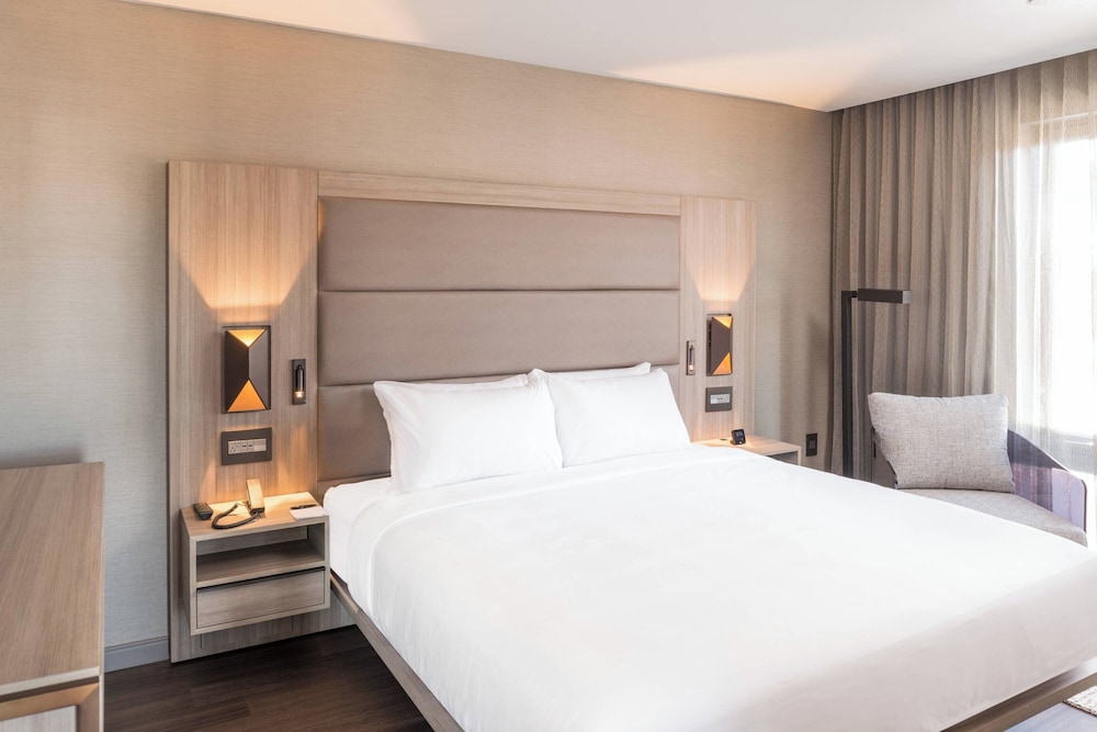 AC Hotel by Marriott Boston Cleveland Circle - photo 24