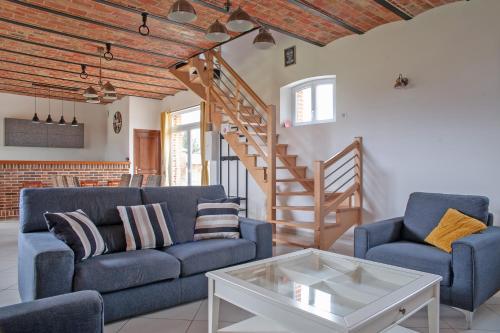 Le Cheval Blanc Proche Amiens grand jardin in Damery, France