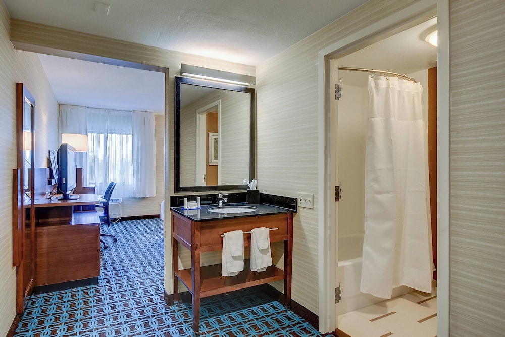 Fairfield Inn by Marriott Portsmouth Seacoast - photo 16