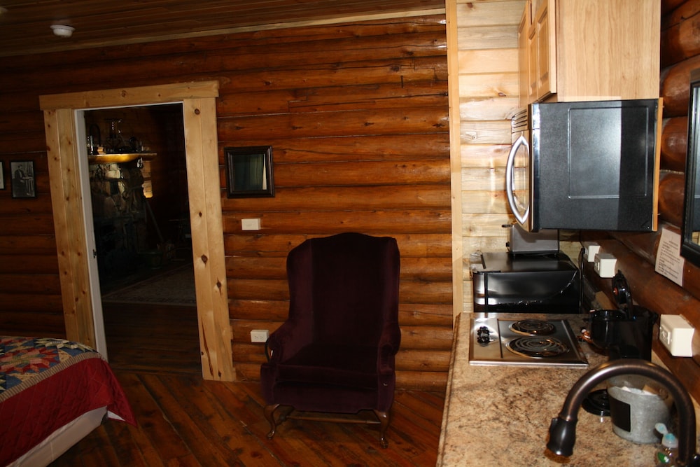 The Historic Wapiti Lodge - photo 80