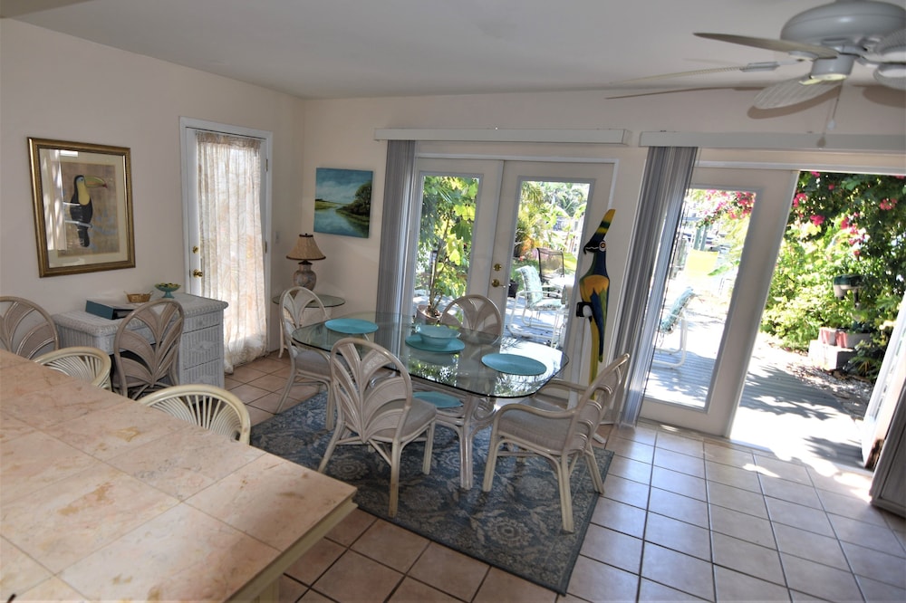 Oasis at John's Pass Madeira Beach - photo 15
