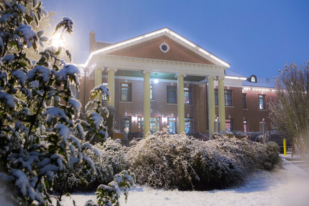 McMenamins Grand Lodge - featured photo