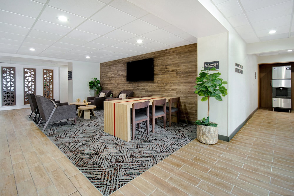 Candlewood Suites Columbia Ft. Jackson an IHG Hotel - photo 5