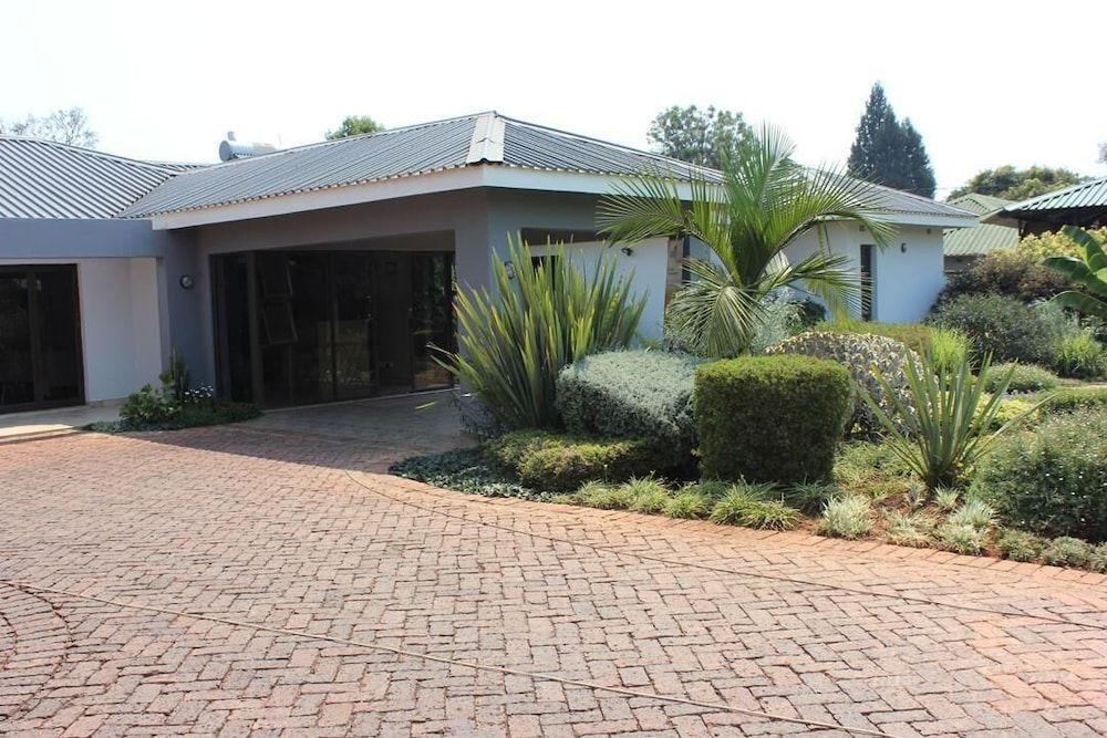 Sarum Lodge — 4-Star Luxury Hotel in Harare, Zimbabwe