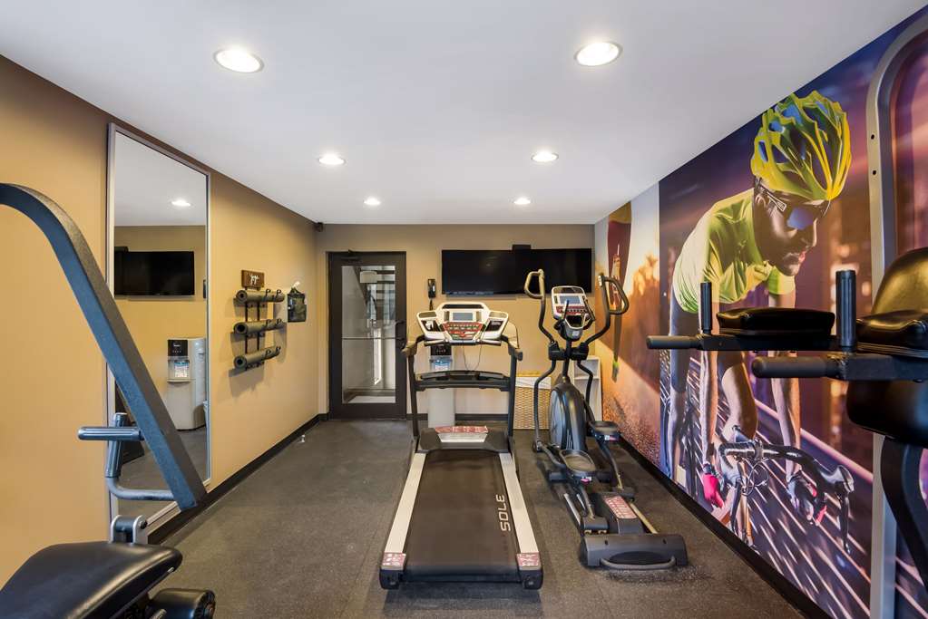 Clarion Pointe Downtown - photo 24