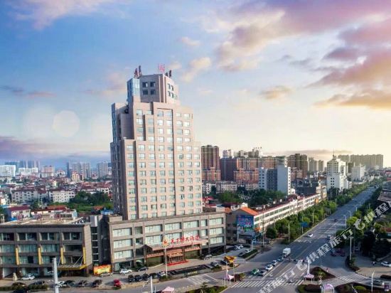 Tianxiachan Hotel — hotel in Huangmei